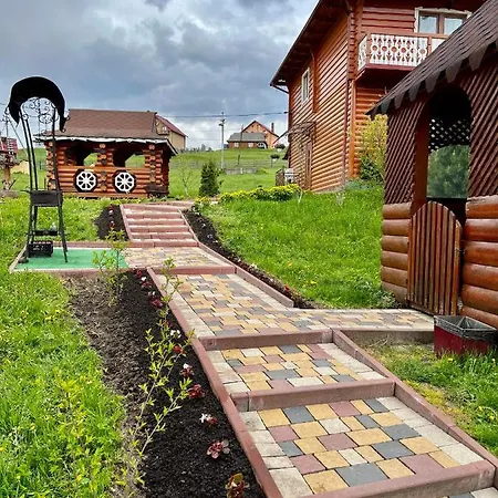 U Halyny Sunrise Vendégház 3*