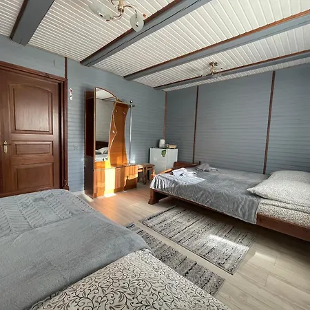 U Halyny Sunrise Vendégház 3*