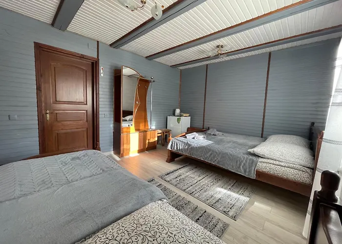 U Halyny Sunrise Pensión 3*